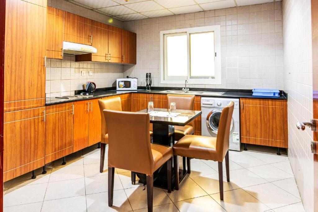 Icon Hotel Apartments Dubaï Extérieur photo